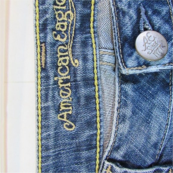 AEO Boyfriend 77 Bootcut Low Rise Women's Jeans 2R - Picture 2 of 5